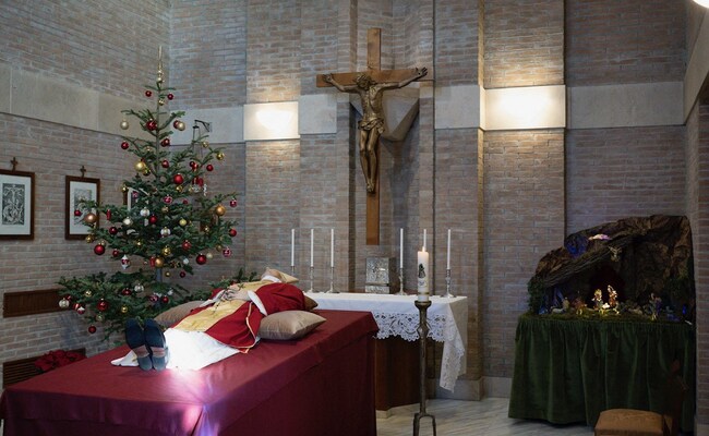 Ex-Pope Benedict To Lie In State At Vatican, Funeral On Thursday