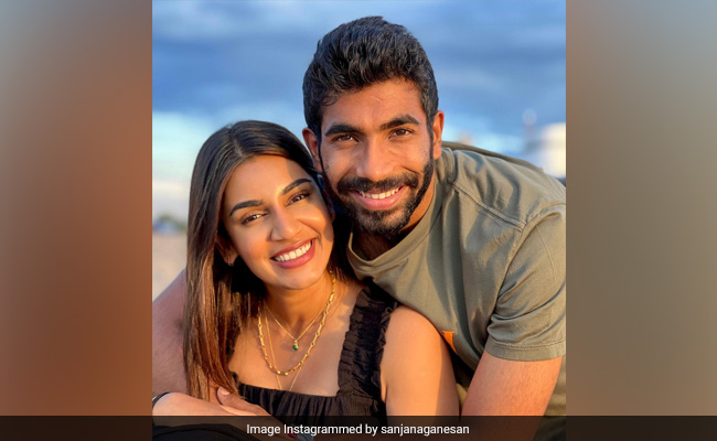 एंकर और प्रेजेंटर के प्यार में क्लीन बोल्ड हुए जसप्रीत बुमराह, देखें संजना गणेशन की शानदार तस्वीरें