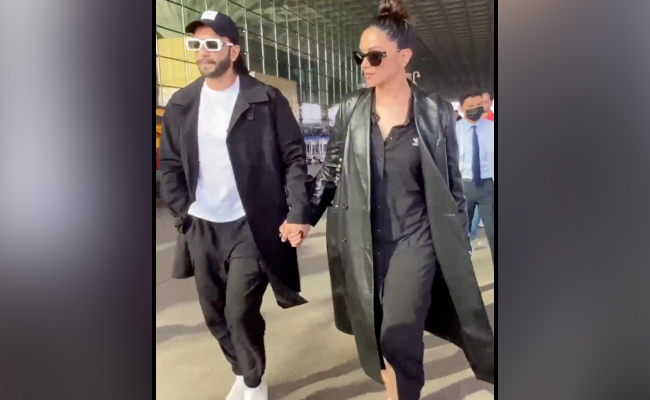 Deepika Padukone And Ranveer Singh, Twinning And Winning, At The Airport