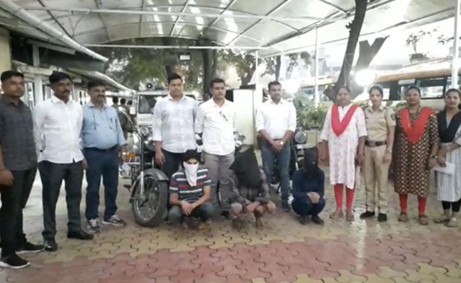 मुंबई से बुलेट चुराकर नासिक में बेचने वाले 'बंटी-बबली' गिरफ्तार, ऐसे देते थे चोरी को अंजाम