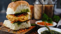Can Vada Pav Be Eaten On Weight Loss Diet? Expert Reveals