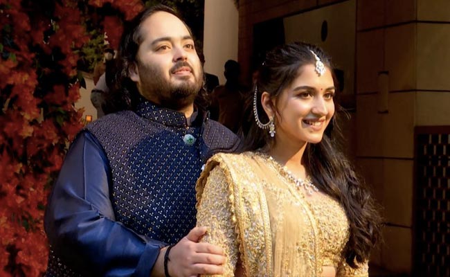 Video: Anant Ambani, Radhika Merchant's Engagement Ceremony At Antilia