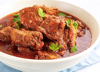 Looking For A Perfect Weekend Dish? Here's Mutton Madras Curry To Amp Up Your Meal Looking For A Perfect Weekend Dish? Here's Mutton Madras Curry To Amp Up Your Meal