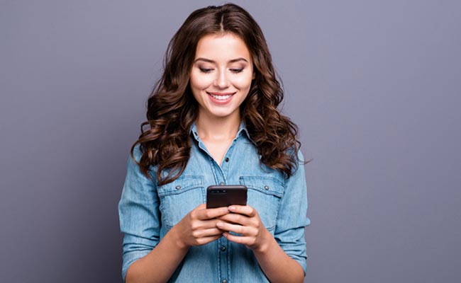 20 Not-Very-Cringey Pick-Up Lines That Just Might Get You A Date This Valentine's Day