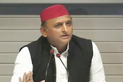 अखिलेश यादव का बीजेपी पर प्रहार, 'पवित्र नदी पर क्रूज में शराब परोसने वाले बार' अखिलेश यादव का बीजेपी पर प्रहार, 'पवित्र नदी पर क्रूज में शराब परोसने वाले बार'