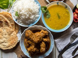 Woman Orders 'Veg' Meal From Zomato; See What She Receives Instead