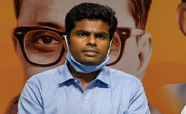 Tamil Nadu BJP Attacks DMK Over Alleged Distribution Of Pressure Cookers