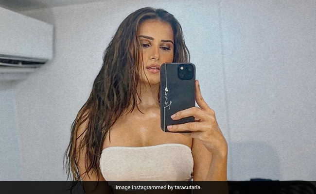 In A Tube Top And Unbuttoned Jeans, Tara Sutaria's Sweaty Mirror Selfie Is Heating Up Our Monday