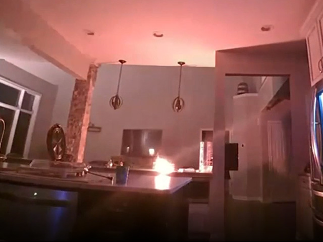 चार्जिंग के दौरान iPhone में लगी आग, आग का गोला बन फटा मोबाइल, उठने लगीं आग की लपटें और फिर...