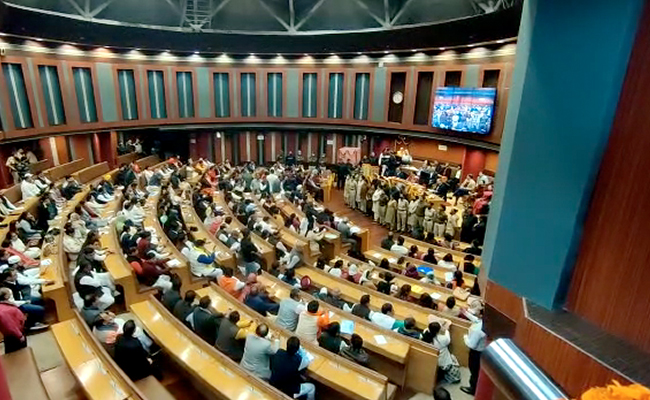 दिल्ली MCD मेयर चुनाव के लिए बीजेपी ने घोषित किए उम्मीदवार,  AAP ने चुनाव लड़ने से किया इनकार