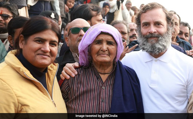 'Shooter <i>Dadi</i>' Prakashi Tomar Joins Rahul Gandhi-Led <i>Yatra</i> In UP