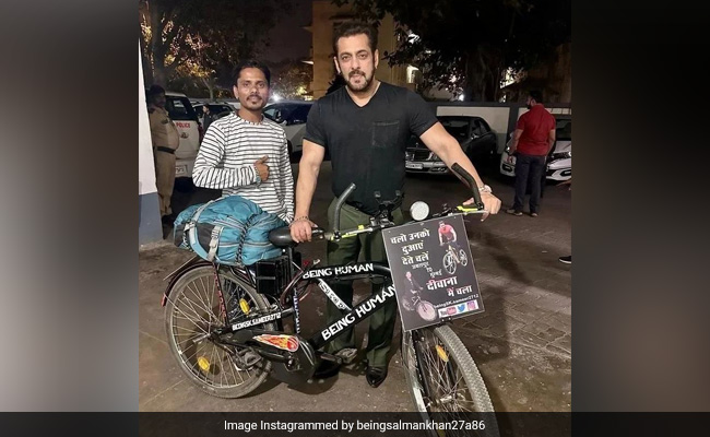 Viral Pic: Salman Khan Poses With Fan Who Cycled 1,100 km To Meet Him