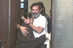 Rahul Gandhi Visits Ex Minister Sharad Yadav's Home, Consoles Family Rahul Gandhi Visits Ex Minister Sharad Yadav's Home, Consoles Family