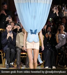 Watch: Upside-Down And Topsy-Turvy Dresses At Paris Fashion Week Leaves Internet Amused Watch: Upside-Down And Topsy-Turvy Dresses At Paris Fashion Week Leaves Internet Amused