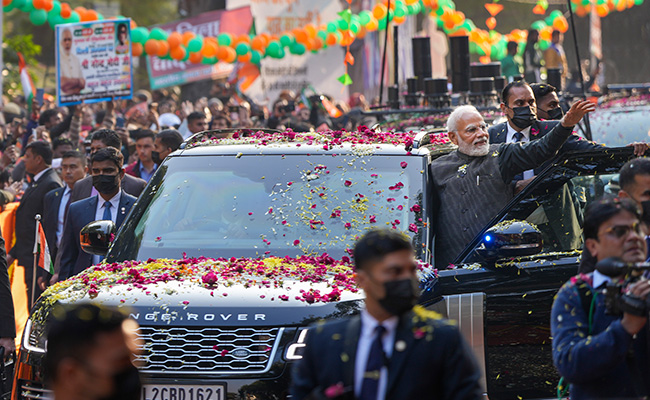 PM Joins BJP's Brainstorming Meet After Grand Roadshow In Delhi
