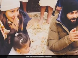 अनुष्का शर्मा और विराट कोहली पहुंचे वृंदावन, बेटी वामिका की दिखी एक झलक, लोग बोले- यह तो पापा पर गई है अनुष्का शर्मा और विराट कोहली पहुंचे वृंदावन, बेटी वामिका की दिखी एक झलक, लोग बोले- यह तो पापा पर गई है