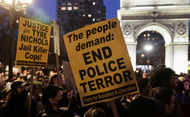 Memphis Disbands Police Unit After Fatal Beating As US Protests Grow