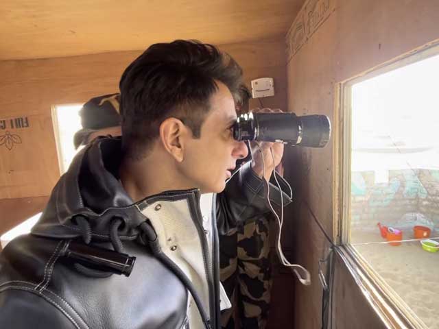 Sonu Sood Visits Observation Post On Border