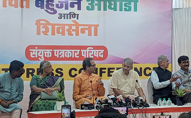 "शिव शक्ति" और "भीम शक्ति" महाराष्‍ट्र में बीएमसी चुनाव से पहले आए साथ