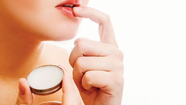 Natural ingredients-based lip balm provide hydration and protection for your lips