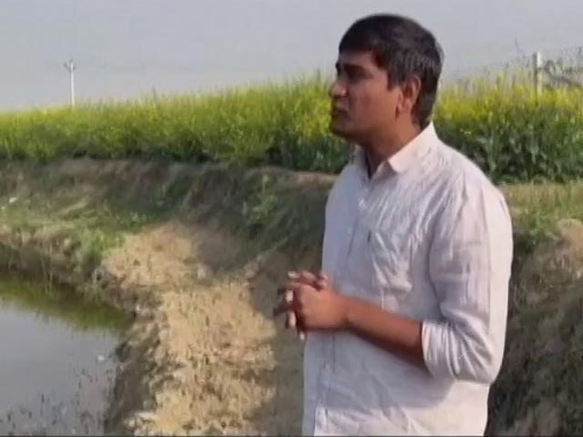 मिलिए 'पॉन्ड मैन' से, MNC की नौकरी छोड़कर शुरू किया तालाबों को साफ करने का काम