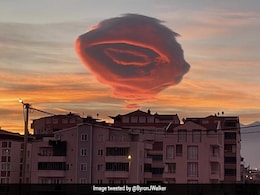 आसमान में दिखी UFO जैसी अजीबोगरीब चीज, लोगों ने समझा एलियन! हुआ खुलासा तो उड़ गए होश आसमान में दिखी UFO जैसी अजीबोगरीब चीज, लोगों ने समझा एलियन! हुआ खुलासा तो उड़ गए होश