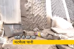 जोशीमठः जेपी के आवासीय परिसर से निकल रही मटमैली पानी धारा है जोशीमठ की धंसाव की वजह जोशीमठः जेपी के आवासीय परिसर से निकल रही मटमैली पानी धारा है जोशीमठ की धंसाव की वजह