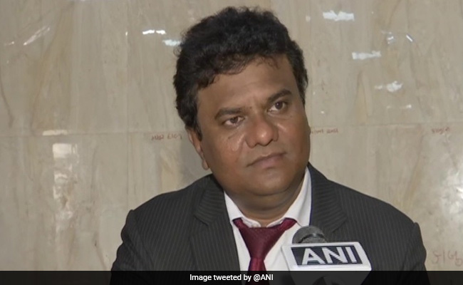 Mumbai Pilot Gets 13 Crores To Build 19-Seater Plane