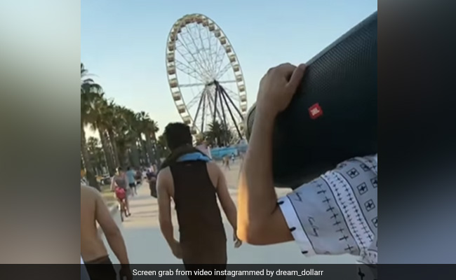 Video Of Indians Playing Ajay Devgn's <i>'Aaye Hum Baarati'</i> At Australian Beach Goes Viral