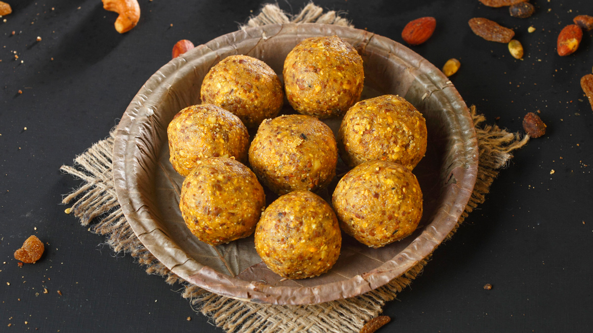 Winters Ladoo: ठंड से बचने के लिए कौन से लड्डू खाने चाहिए, जो सेहत को दिलाएंगे सबसे ज्यादा फायदा Winters Ladoo: ठंड से बचने के लिए कौन से लड्डू खाने चाहिए, जो सेहत को दिलाएंगे सबसे ज्यादा फायदा