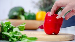 Easy Kitchen Tips: How To Julienne Bell Pepper And Capsicum