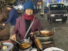 Left British Council To Run Tea-Stall, Story Of This MA English <i>Chaiwali</i> Goes Viral