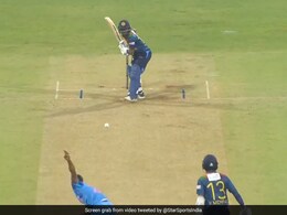 Video: शिवम मावी की शानदार डिलीवरी ने श्रीलंका के स्टार पाथुम निसांका के स्टंप्स की ऐसे उड़ा दी गिल्लियां Video: शिवम मावी की शानदार डिलीवरी ने श्रीलंका के स्टार पाथुम निसांका के स्टंप्स की ऐसे उड़ा दी गिल्लियां