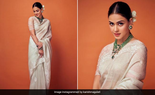 Pearly Whites Have A New Meaning And That's Genelia D'Souza In A Dreamy White Organza <i>Saree</i>