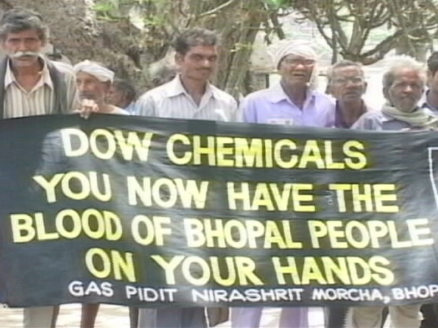 सुप्रीम कोर्ट के कड़े रुख के बाद भी गैस त्रासदी के पीड़ितों को है मुआवजे का इंतजार