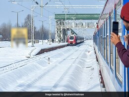 "Heaven On Earth": Railways Minister Shares Breathtaking Pictures Of Snow-Covered Station "Heaven On Earth": Railways Minister Shares Breathtaking Pictures Of Snow-Covered Station