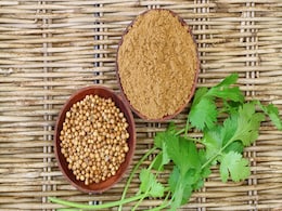 Coriander Leaf Benefits: धनिया की पत्तियों के 11 जबरदस्त स्वास्थ्य लाभ, हार्ट, पाचन और आंखों के साथ इन अंगों को रखता है हेल्दी, जानिए Coriander Leaf Benefits: धनिया की पत्तियों के 11 जबरदस्त स्वास्थ्य लाभ, हार्ट, पाचन और आंखों के साथ इन अंगों को रखता है हेल्दी, जानिए