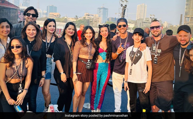At Lollapalooza, Hrithik Roshan, Sussanne Khan Led Saba Azad's Cheer Squad