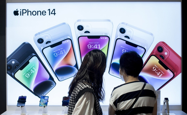 As iPhone Exports Cross $2.5 Billion, India Gains Big From China