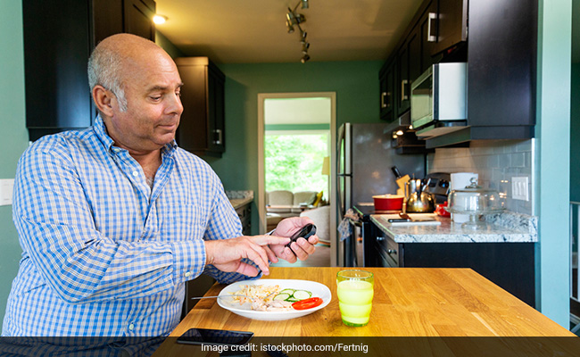 Diabetes Symptoms: शरीर में बढ़ते शुगर लेवल का संकेत देते हैं ये अंग, यहां  जानें क्या हैं डायबिटीज के शुरुआती लक्षण