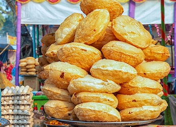 How To Make Bengali-Style Dhakai Porota (Paratha) For A Wholesome Lunch Meal