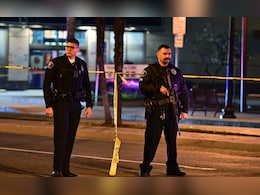 Drive-By Shooting Outside Chicago Nightclub Leaves 4 Dead, 14 Wounded Drive-By Shooting Outside Chicago Nightclub Leaves 4 Dead, 14 Wounded