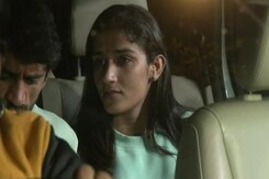 खेल मंत्री अनुराग ठाकुर के साथ पहलवानों की अहम बैठक, बृजभूषण पर लगा है यौन शोषण का आरोप खेल मंत्री अनुराग ठाकुर के साथ पहलवानों की अहम बैठक, बृजभूषण पर लगा है यौन शोषण का आरोप