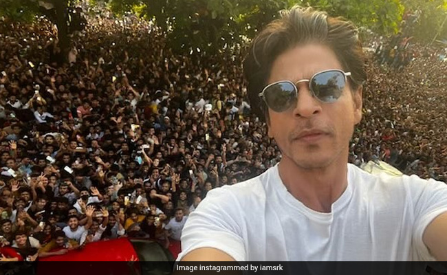 Asked How Much He Earns In A Month, Shah Rukh Khan Answered In The Most SRK Style