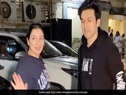 Shah Rukh Khan की फिल्म पठान देखने पहुंचे Govinda के बेटे यशवर्धन आहूजा और बेटी टीना, लोगों के आए मजेदार रिएक्शन Shah Rukh Khan की फिल्म पठान देखने पहुंचे Govinda के बेटे यशवर्धन आहूजा और बेटी टीना, लोगों के आए मजेदार रिएक्शन