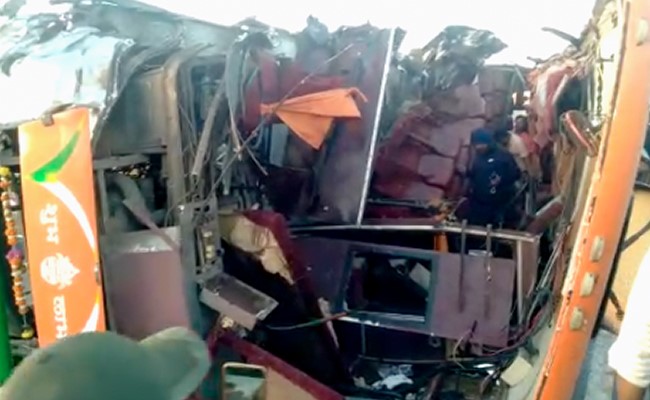 महाराष्ट्र : शिरडी जा रहे 10 लोगों की सड़क हादसे में मौत, PM और CM ने की मुआवजे की घोषणा