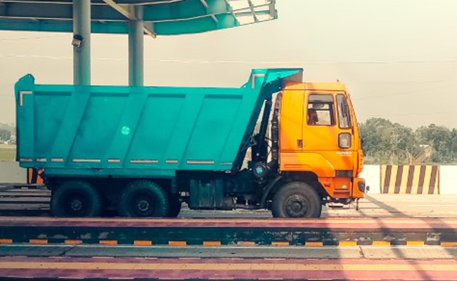 3 Dead After Granite Stones Fall Off Lorry Onto Auto-Rickshaw In Telangana