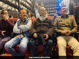 Filmmaker Satish Kaushik Inaugurates Inflatable Theatre In Rajasthan Filmmaker Satish Kaushik Inaugurates Inflatable Theatre In Rajasthan