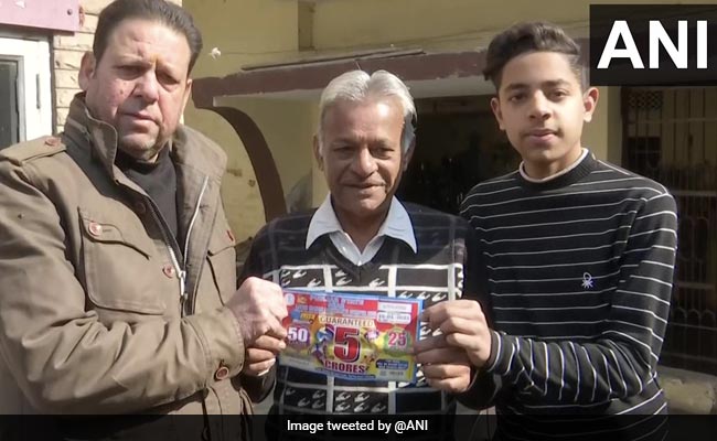 88 साल के बुजुर्ग ने जीती 5 करोड़ की लॉटरी, 40 साल से आज़मा रहे थे किस्मत, मिली रकम से करेंगे ये काम