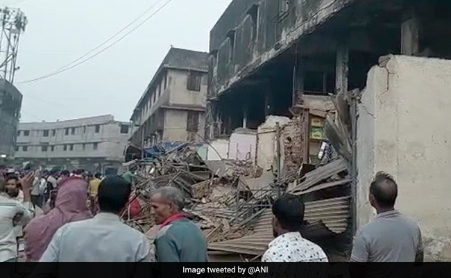 1 Dead, Another Injured As Portion Of Building Collapses In Maharashtra